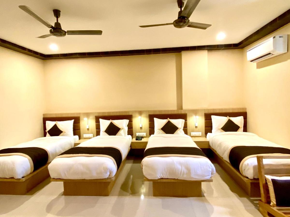 Hotel Manor Heights Udaipur Exteriör bild
